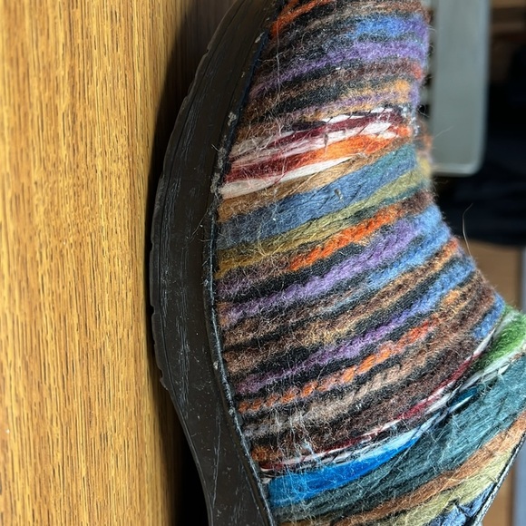Dansko Colorful Yarn Clogs Ladies 41 - Picture 8 of 16